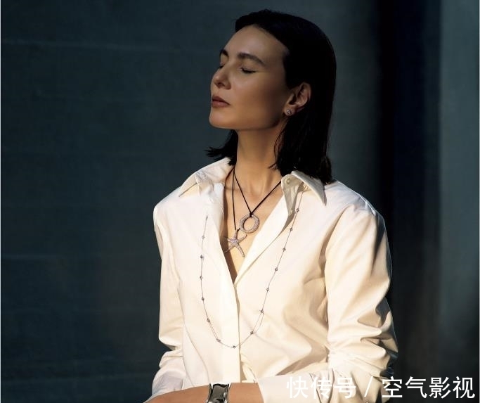 配饰|入秋穿搭如何惊艳四座?快快换上“衬衫”,3个穿搭心机秒成高手