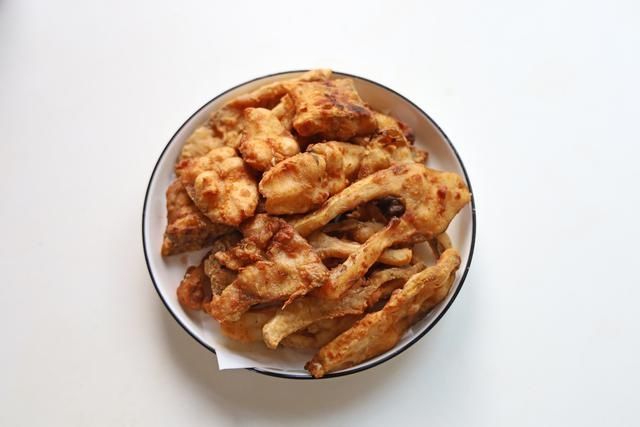 辣椒粉|干煸鱼块，做法简单，吃完还想吃，学会了轻松做给家人吃