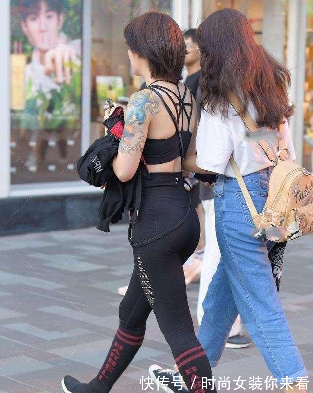 搭配 瑜伽裤活力满满,搭配风格时尚一些,走路带风!