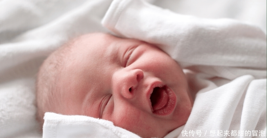 妈妈|了解新生儿这些发育特征,新手妈妈快速上手,淡然应对宝宝护理