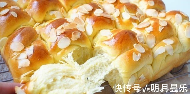 懒人面包的做法,告诉你技巧,轻松揉出手套膜,柔软拉丝好好吃