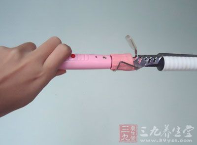 只需一根卷发棒告别干枯发质