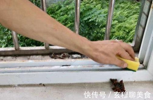 窗户滑道灰尘多太脏了，教你一招就能干净如初，简单方便又快捷