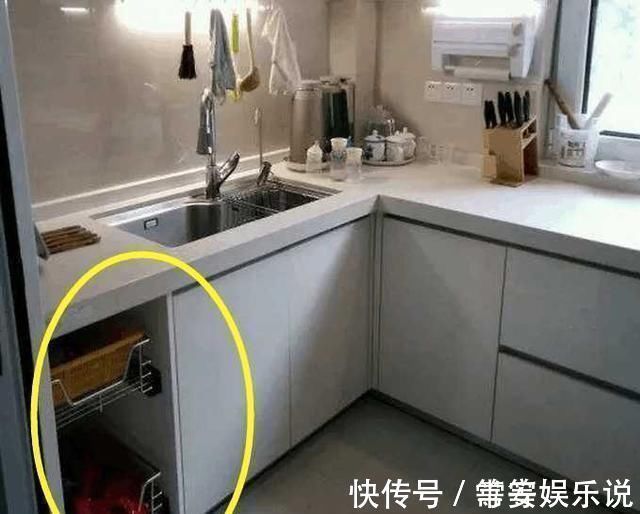 橱柜|巧妙的儿媳这样改变了橱柜,再买的菜不再扔在地上,邻居们正在模仿