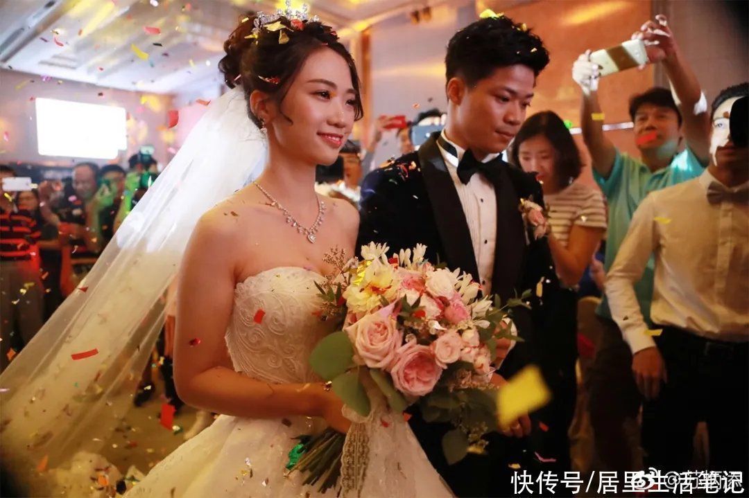 添仔|苏炳添百米封神后,“添嫂”曝光,从校服到婚纱的爱情太甜了