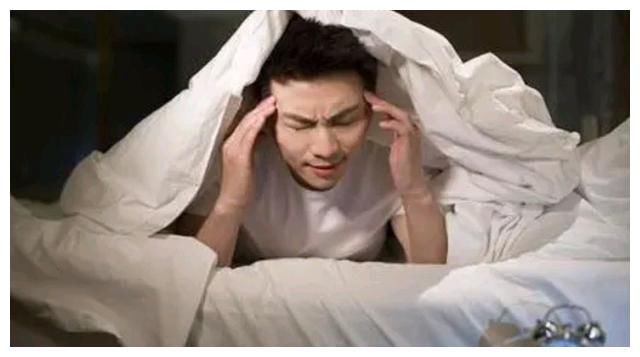 生活中4个习惯,会让男性“加速”衰老,请尽早改掉,越早越受益