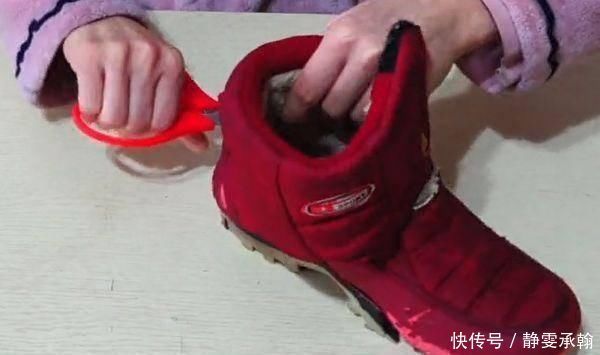 穿旧的毛衣不要扔,剪刀随便剪一刀,变成每家都需要的宝贝