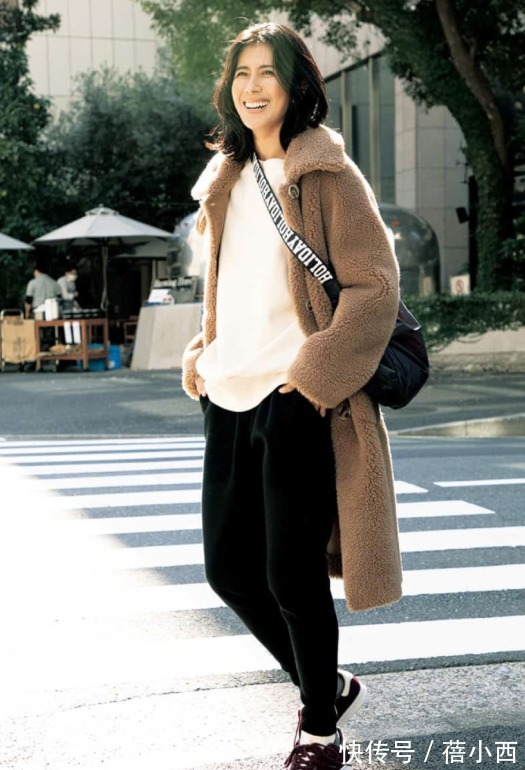 半身裙 新年穿外套有讲究,牢记“穿长不穿短”,学会了助你拥有强大气场