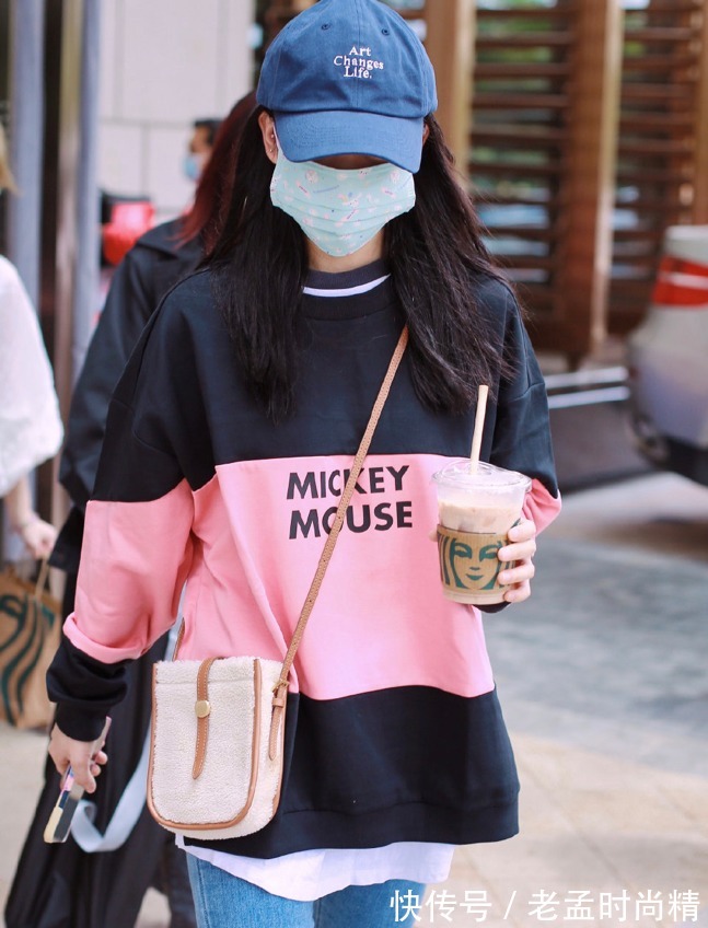 紧身牛仔裤 怎么把“牛仔裤”穿好看?裤型和搭配都要下功夫