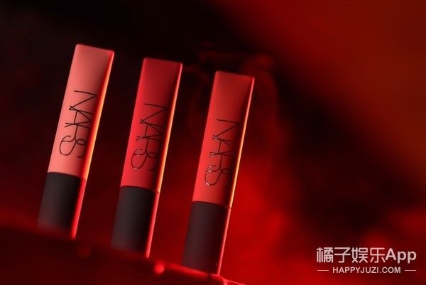 探秘云端 以吻示爱 NARS首个「飞吻空间站」登陆