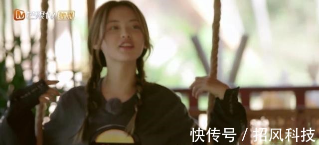 节目组失误关掉滤镜，王源满脸痘颜值大跌，杨超越皮肤不如董力！