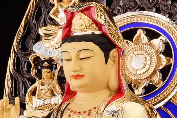 坐骑金毛犼,观音菩萨为何总侧着骑?看当年封神大战,发生过什么