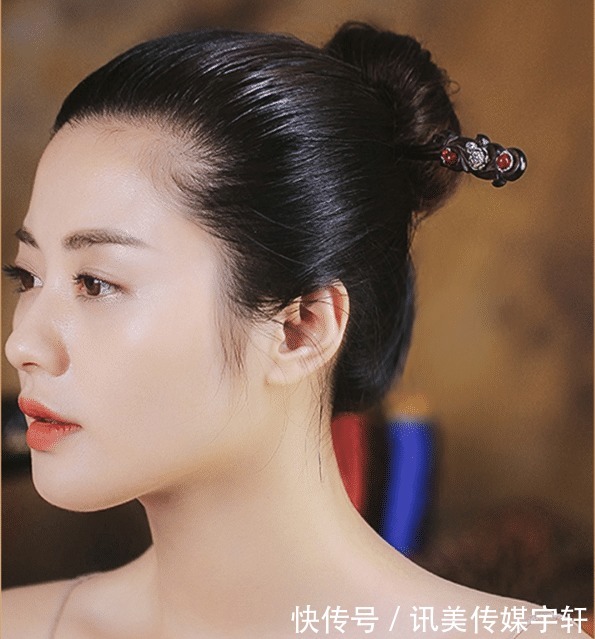配饰|秋季搭配中的配饰,古风发簪的选择,让你日常穿搭更有韵味