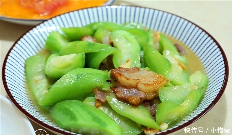 节后一家四口的晚餐,花钱很少吃得舒服,老少营养跟得上