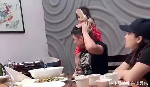 奶爸|“女儿奴奶爸”被娃“折磨”火了,奶爸:玩吧,反正我也不想活了