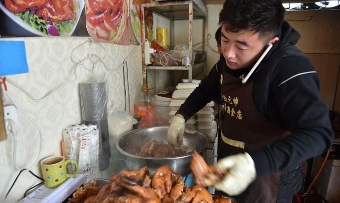集市上的猪蹄比农村的猪蹄大很多,这是为什么这些猪蹄哪里来的