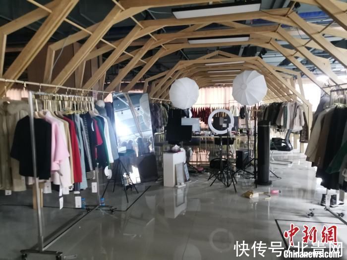 陈建根 一根纺线织就时尚传奇:探究“中国毛衫之都”崛起秘密