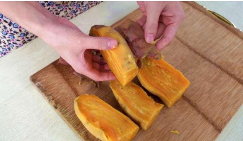 红薯简单这样做,实在太好吃,不用煮,不油炸,比大鱼大肉都解馋