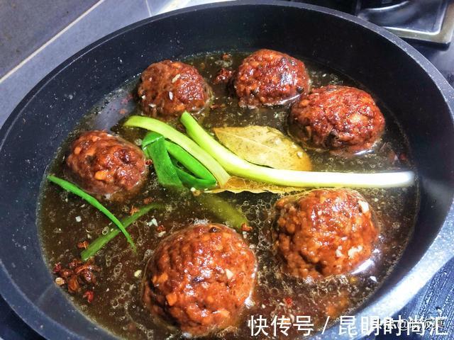 汁水|红烧狮子头的家庭做法,个大饱满汁水多,好吃不腻真解馋,零失败