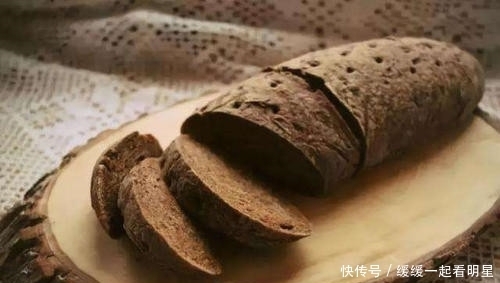 中世纪,欧洲人穷得吃黑面包、水煮豆子的时候,中国人吃的什么?