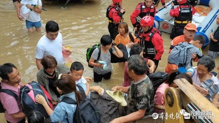 河南|鲁A、鲁M、鲁K 新乡整条街都是山东救援队！网友：可以永远相信山东