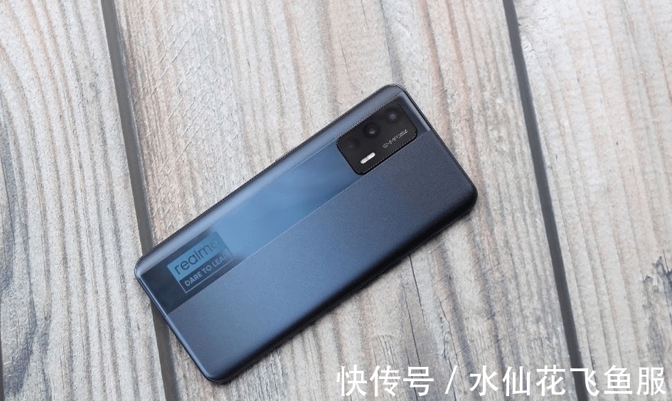 内存|发布不到一个月下跌400元，12GB+256GB，顶配旗舰沦为标准中档机