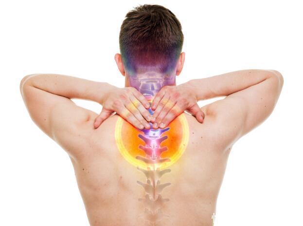 症状|颈椎病来临前，身体6个症状早已暗示你，需引起重视，别大意