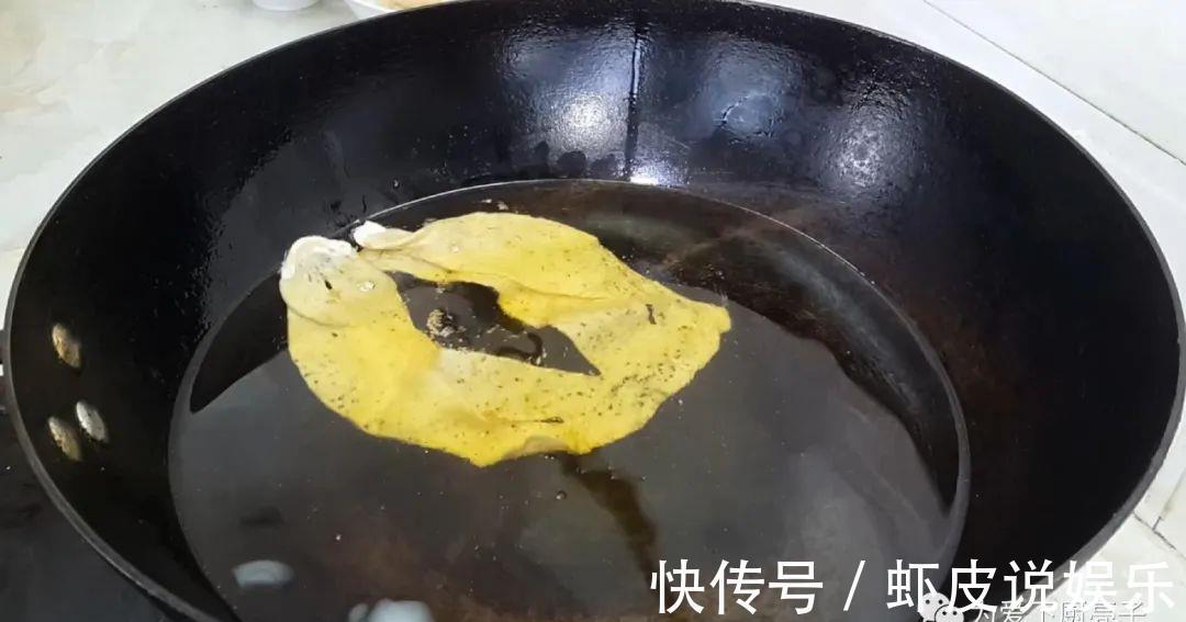 早餐饼|早餐饼最好吃的做法,锅里一炸,个个松软不吸油,我家一周吃五次