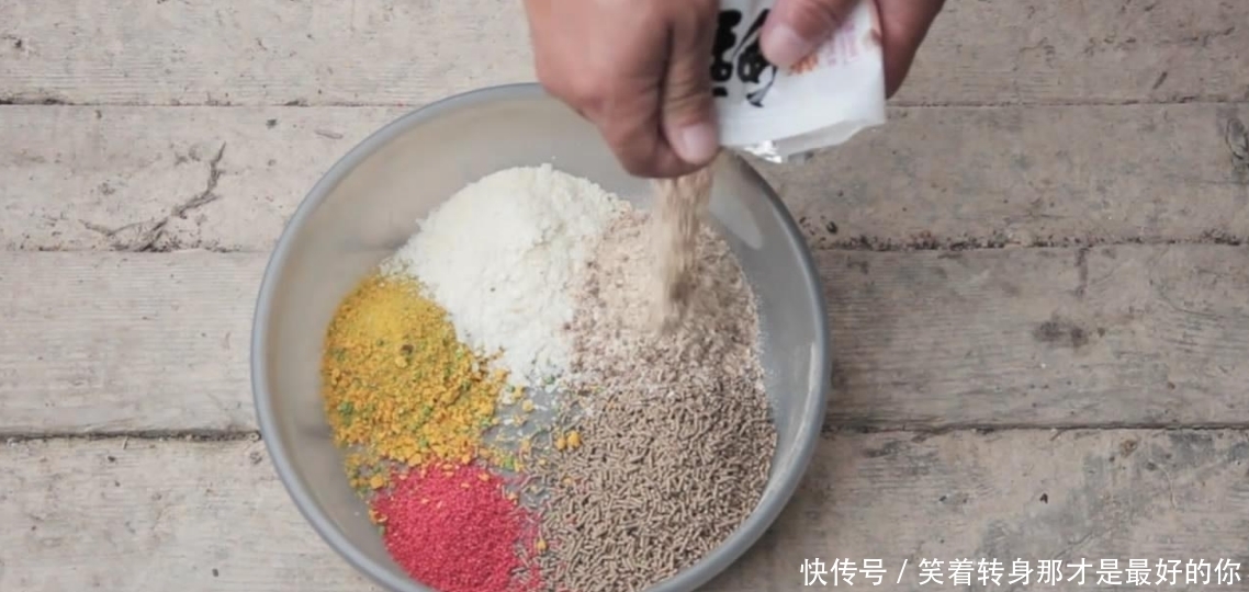 原则|夏钓鲫鱼，掌握这三个原则以及蚕豆粉的妙用，鲫鱼只能乖乖入护