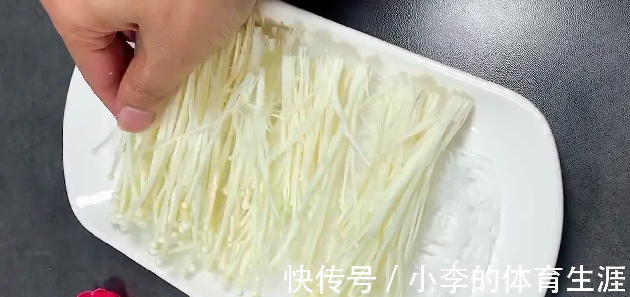 家常版蒜蓉金针菇,鲜嫩爽脆蒜香味美,营养丰富做法简单