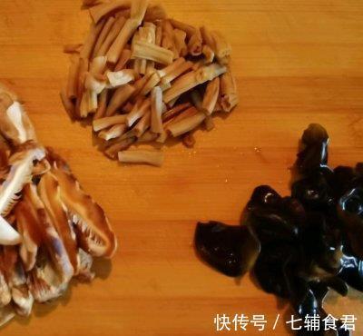 想吃|山东打卤面的家常做法,鲜香味浓,卤色红润,让你吃了还想吃