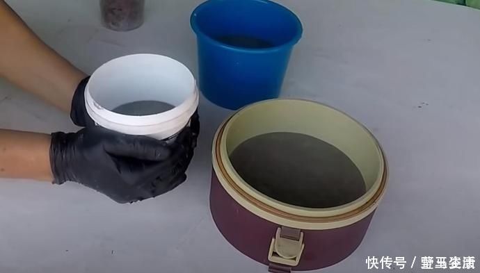陶瓷|旧啤酒瓶我要留着，砸碎了和水泥，做个水磨石花盆比陶瓷的好看