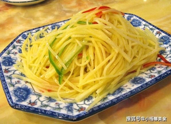 炒土豆丝，别只知道乱放醋，大厨教你一招保证酸辣脆爽！