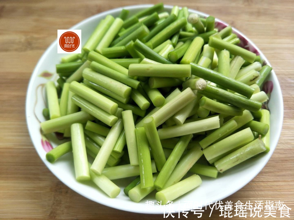 饭店最火的家常菜，10块钱不到，两三下就炒好，家人吃过都说好