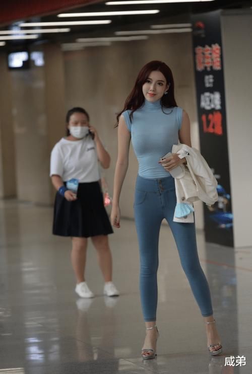  搭配|深蓝色的好看搭配，这也太美了吧！