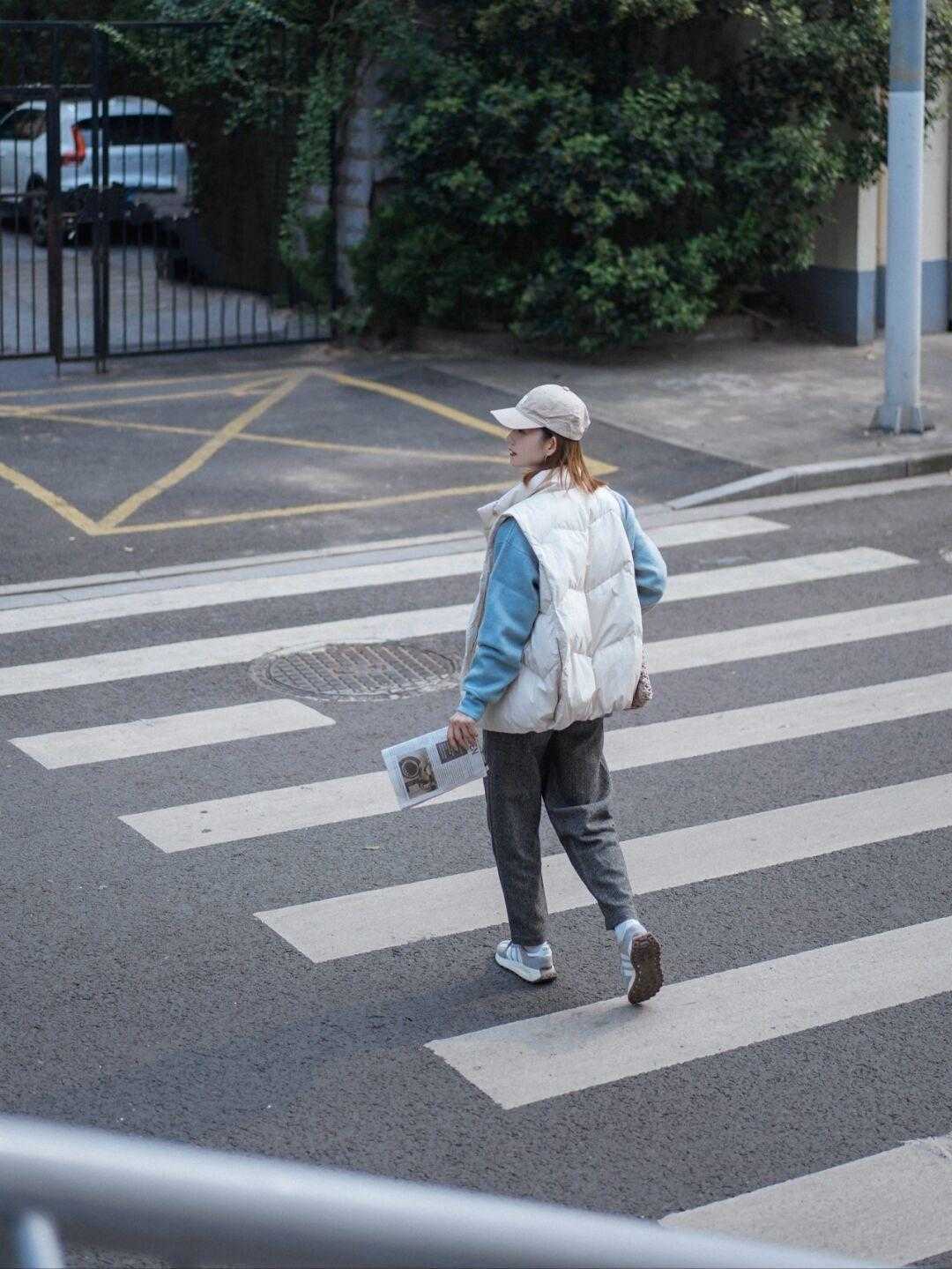 应季性|运动鞋到底有多百搭?裤装裙装都能配,上身效果一点不含糊