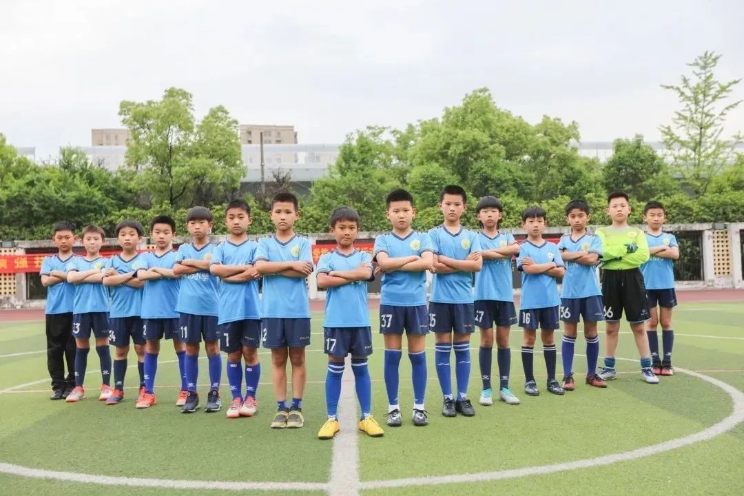 足球|身姿帅气,再创佳绩:夏衍小学校足球队成了全校明星