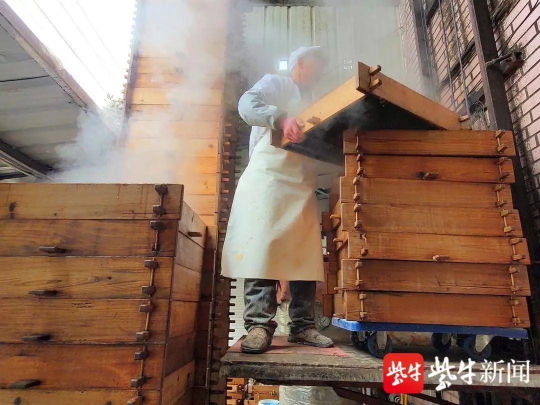 水蒸气|热搜第一!一馒头店蒸笼有2层楼高