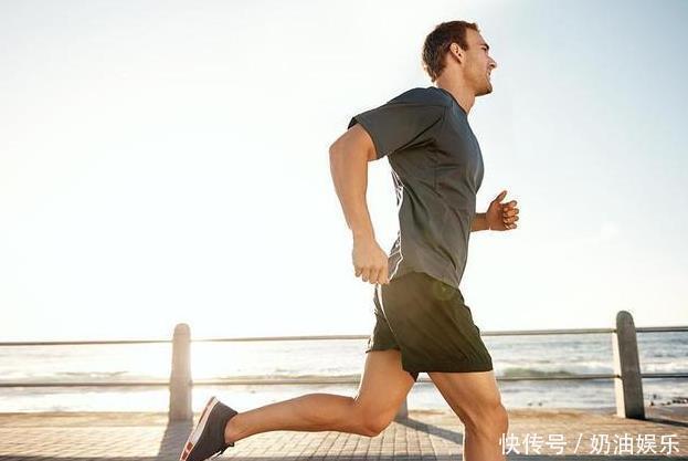 跑步|40岁之后,男人每天坚持晨跑,一年后身体会发生这些变化