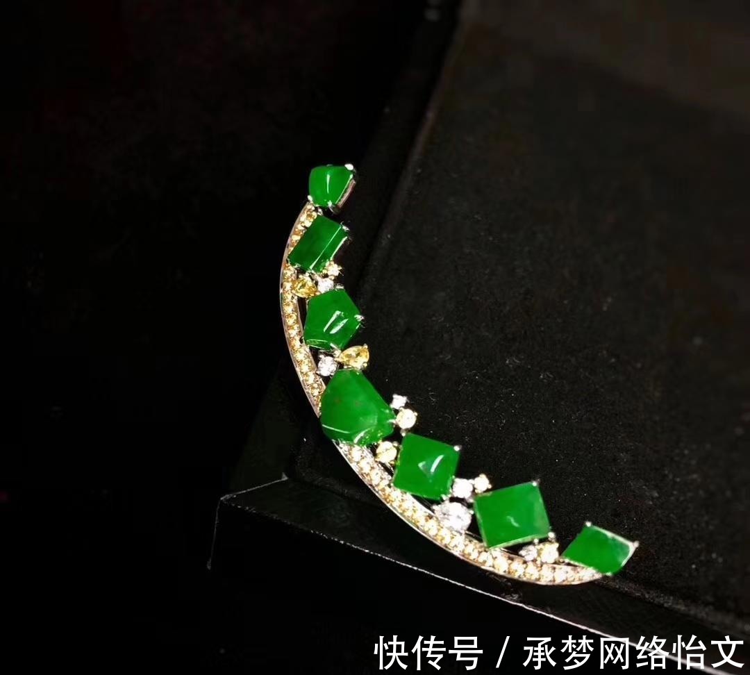 翡翠发卡 从头开始，发型很重要头饰更关键，翡翠发卡减龄的同时满满高级感