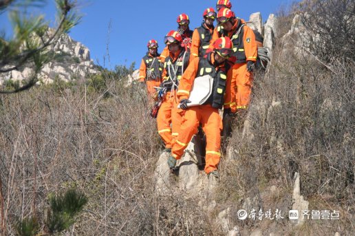 抢险|用坚守镌刻忠诚的“泰山卫士”