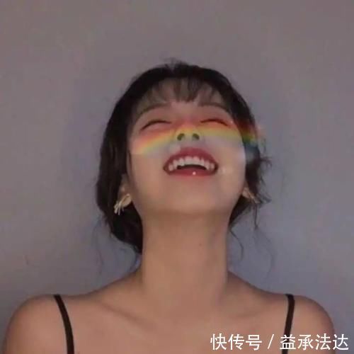 女生睡醒时若有这“3行为”,八成会越长越“精致”,全占男神倒追你