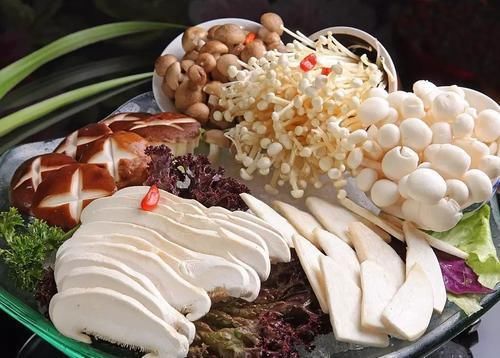 体内尿酸|不想与尿酸“为敌”？尽量远离3种水果，4种蔬菜，尿酸或能降下来