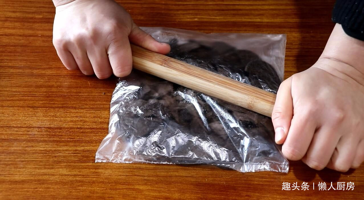 不用烤箱，教你做慕斯蛋糕，口感细腻丝滑，入口即化，好吃不上火