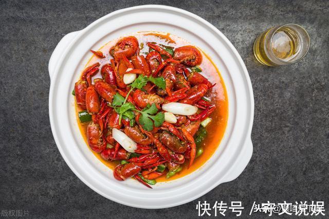对虾|油焖大虾最简单的做法,大厨:牢记4步,在家也能做出饭店的味道