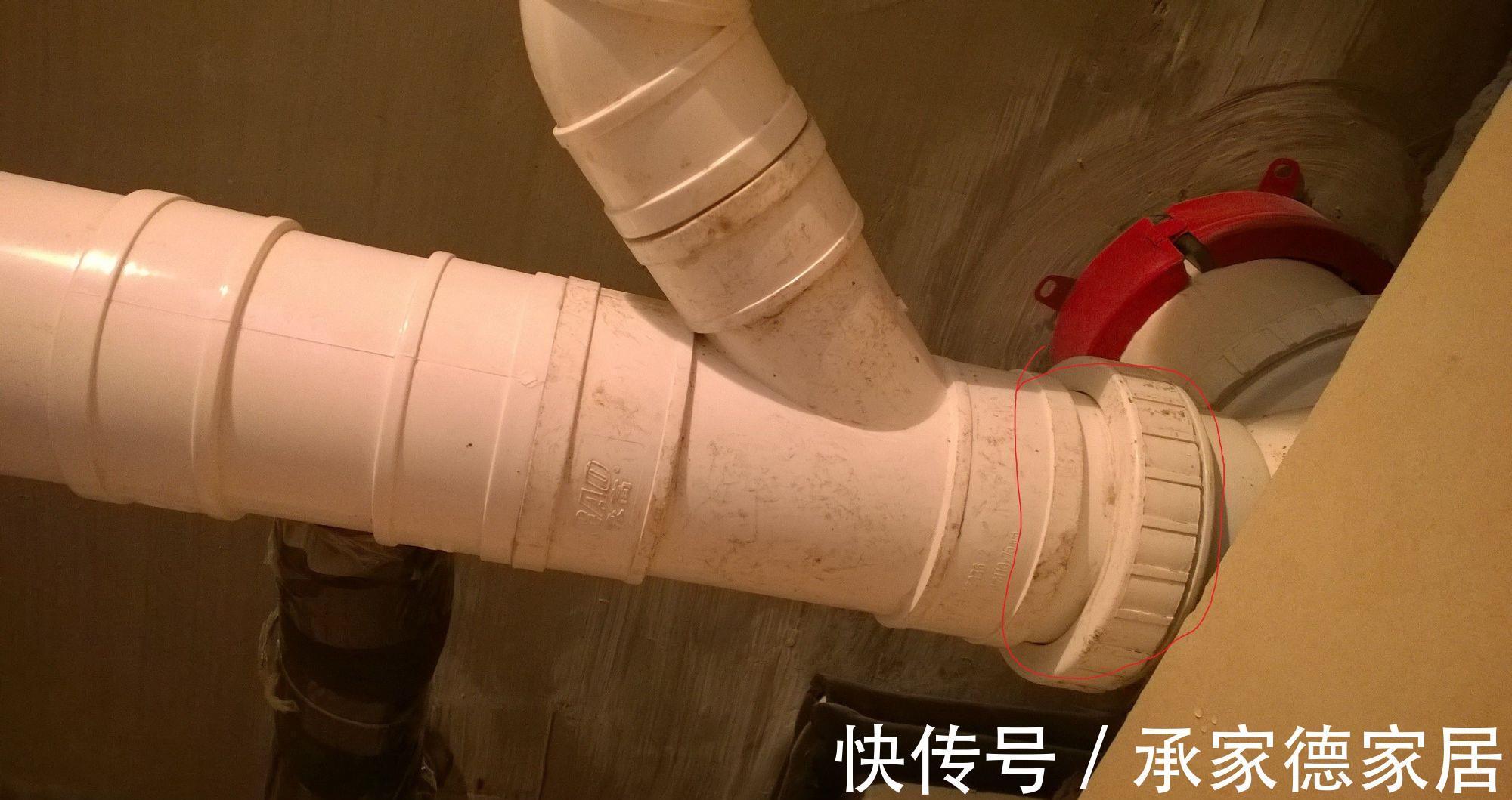 开裂|卫生间漏水的可能原因有4种,其中3种不需要砸砖,就可以补漏!