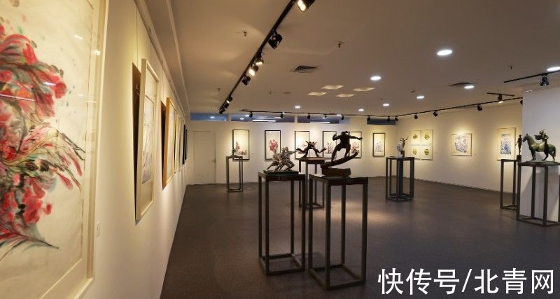 奥林匹克#一花一世界——青年画家吴霜绘画作品巡展暨青年雕塑家作品展开幕