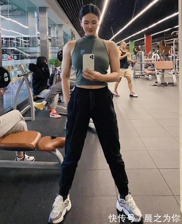 健身|29岁体育老师“健身照”曝出，身材好颜值高，网友：这身材太赞了
