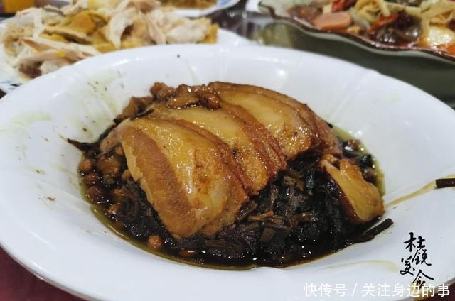 晒500一桌的农村宴席,网友这太实惠了,在城里至少1千!