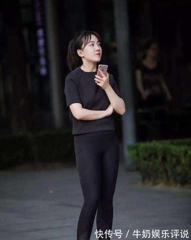 百搭 时髦百搭的瑜伽裤穿搭上身很自然,展示真我的风采,活泼俏皮!